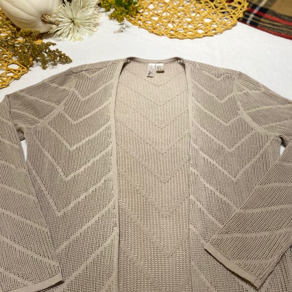 Woman’s Long Open Front Flowy Cardigan 🍂🍁 - Picture 5 of 8